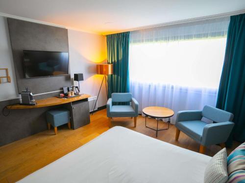 Habitación Doble Estándar del hotel Mercure Mont Saint Michel. Foto 2