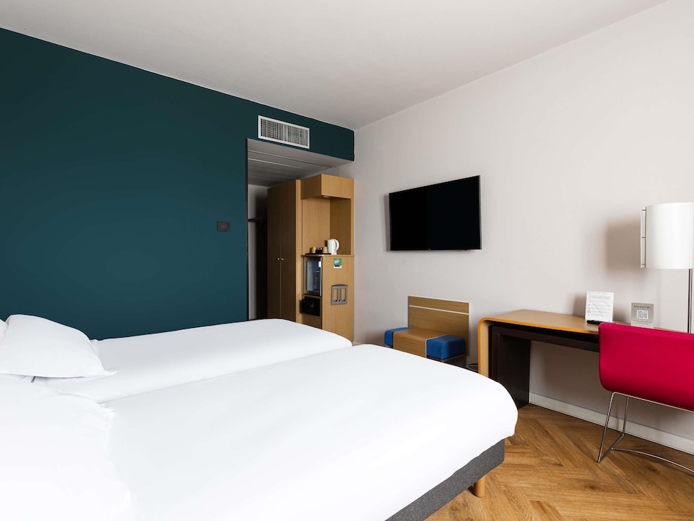 Habitación estándar, 2 camas individuales del hotel Novotel Caserta Sud. Foto 3