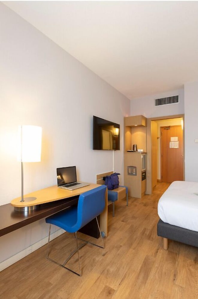 Habitación estándar, 2 camas individuales del hotel Novotel Caserta Sud. Foto 7