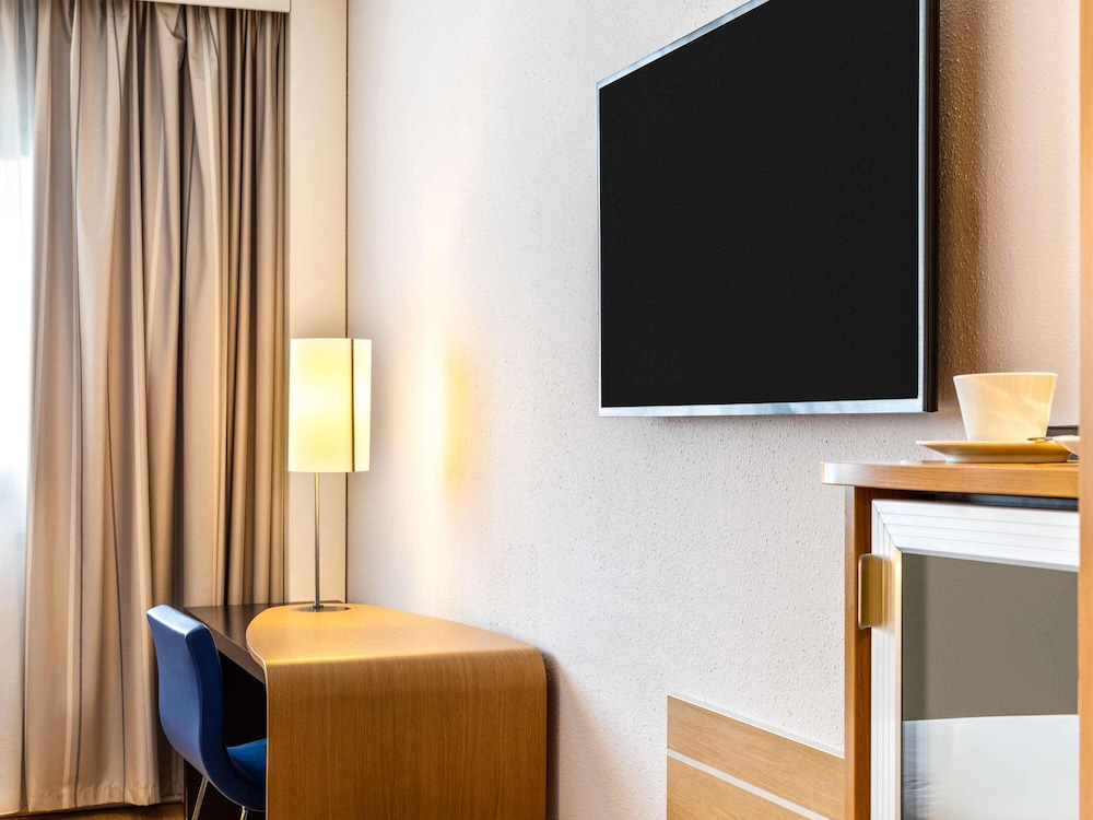 Habitación estándar, 2 camas individuales del hotel Novotel Caserta Sud. Foto 11