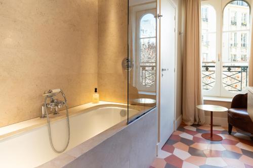 Double Room Parisian del hotel du Sentier. Foto 3