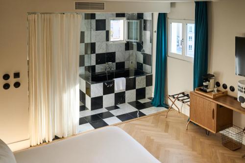 Habitación Doble con Terraza del hotel du Sentier. Foto 8