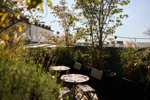 Habitación Doble con Terraza del hotel du Sentier. Foto 9
