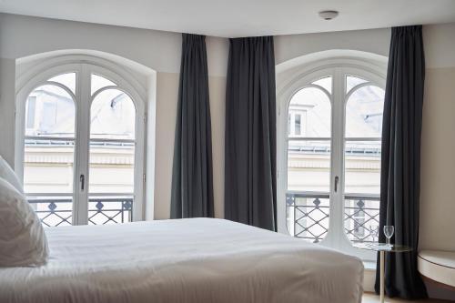 Double Room Superior with French Window del hotel du Sentier