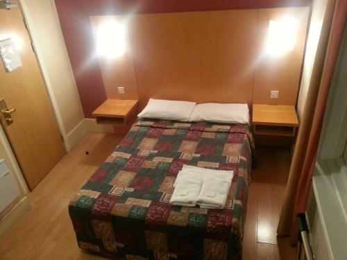 Habitación Doble con baño privado del hotel Berkeley Court. Foto 4