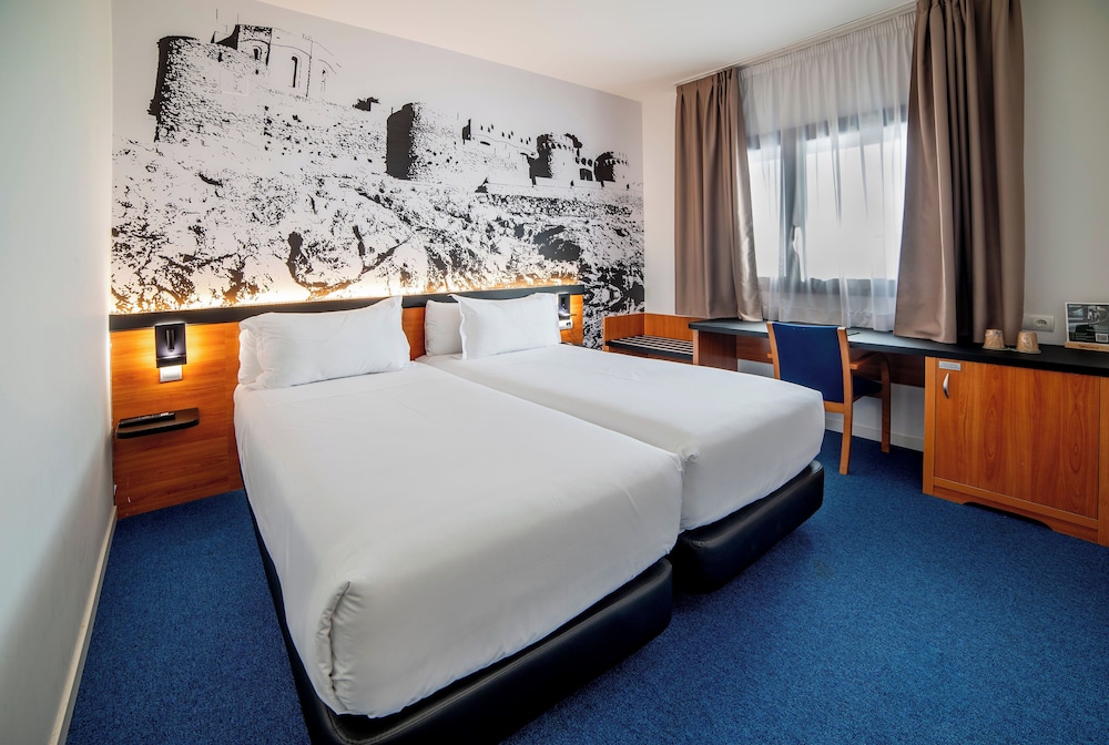 Habitación clásica con 1 cama doble o 2 individuales del hotel Sercotel Plana Onda. Foto 5
