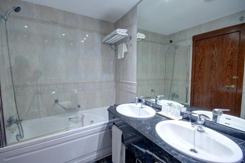 Habitación Doble - 1 o 2 camas del hotel VILA REAL PALACE. Foto 4