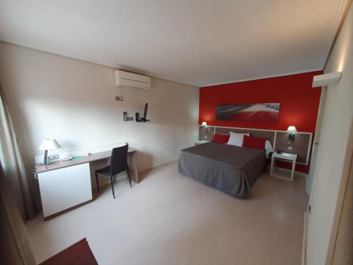 Habitación Doble con terraza - 1 cama doble del hotel La Carreta. Foto 6