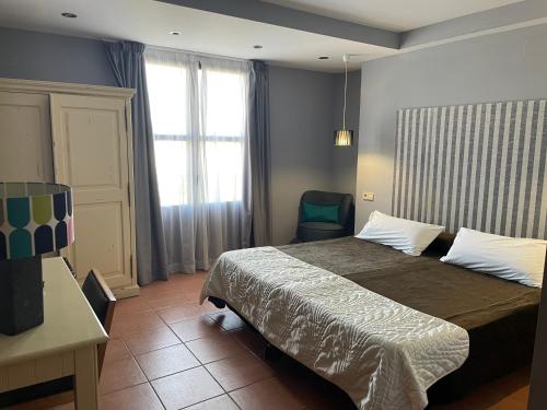 Habitación Doble Estándar - 2 camas del hotel Patilla Ciudad De Requena