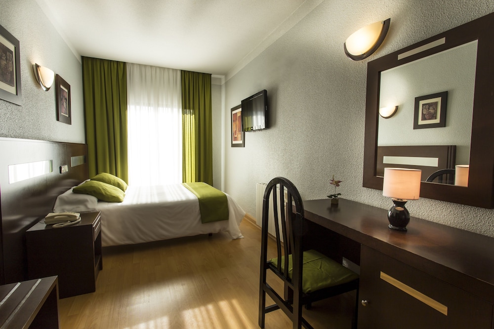 Habitación con 1 cama doble o 2 individuales del hotel Las Estrellas