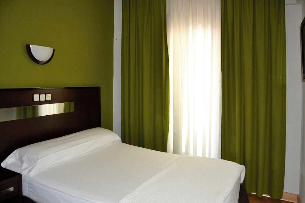 Habitación con 1 cama doble o 2 individuales del hotel Las Estrellas