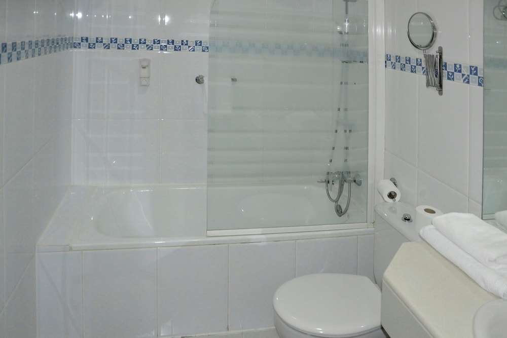 Habitación con 1 cama doble o 2 individuales del hotel Las Estrellas. Foto 4