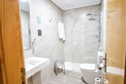 Habitación Triple del hotel Alda Castelao. Foto 3