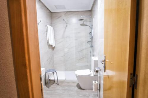 Habitación Triple del hotel Alda Castelao. Foto 6