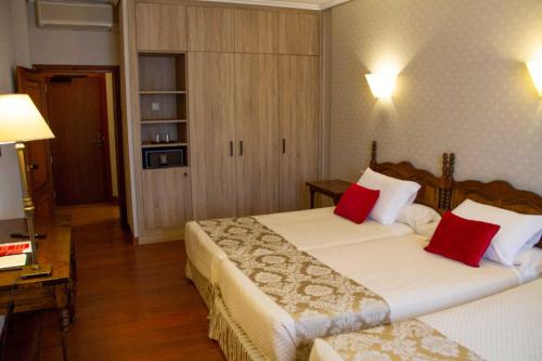 Habitación Doble con Cama supletoria del hotel Pazo o Rial. Foto 2