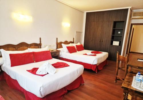 Habitación Cuádruple Estándar del hotel Pazo o Rial. Foto 2