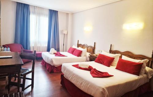Habitación Cuádruple Estándar del hotel Pazo o Rial. Foto 3