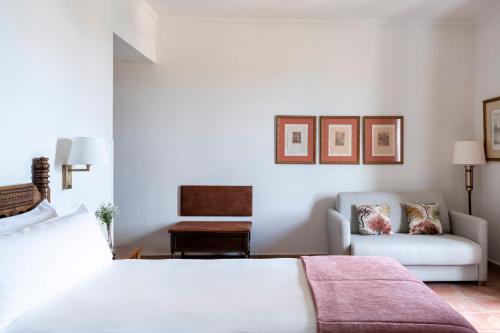 Habitación doble Sofá Cama incluido 2 Camas individuales del hotel Parador De Ciudad Rodrigo. Foto 4