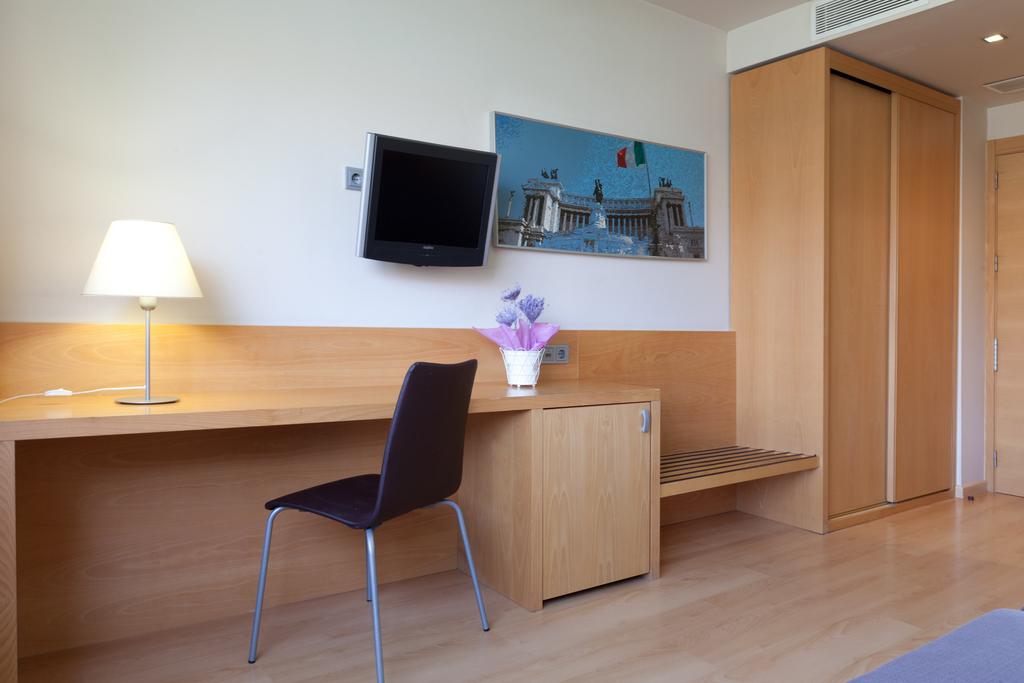 Habitación doble del hotel Daniya Alicante. Foto 1