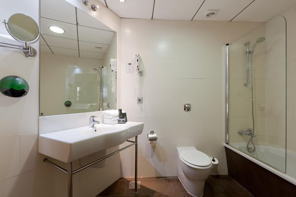 Habitación doble del hotel Daniya Alicante. Foto 2