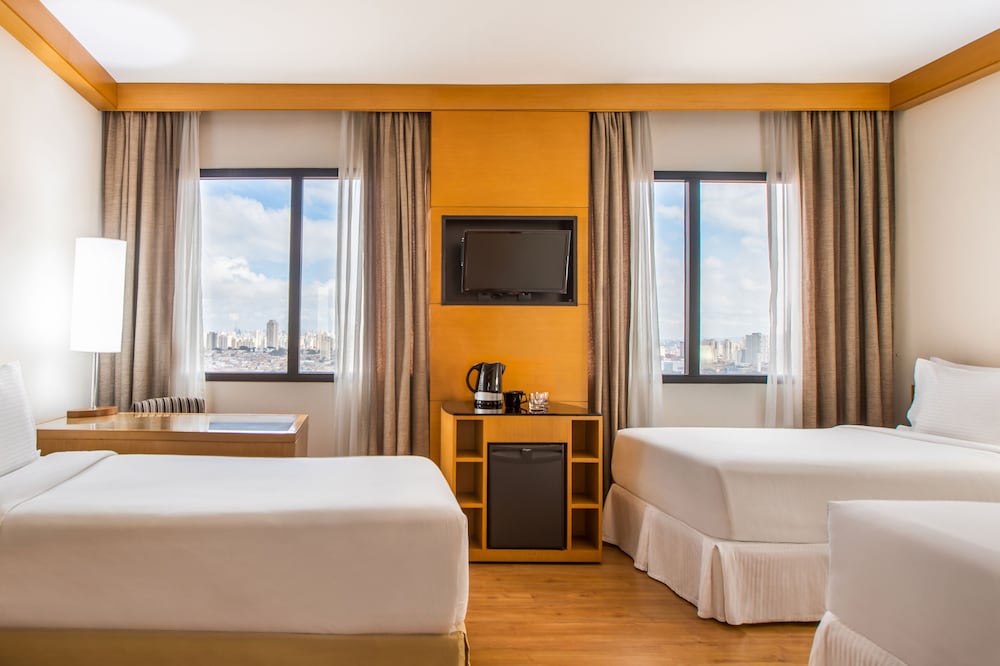 Premium Triple Twin Room del hotel São Paulo Tatuapé Affiliated By Meliá. Foto 4