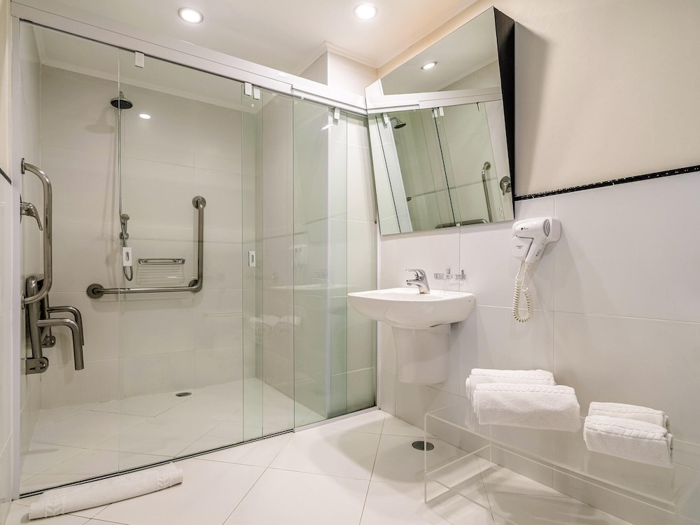 Habitación Superior adaptada con 1 cama doble del hotel Novotel Sp Jardins. Foto 5