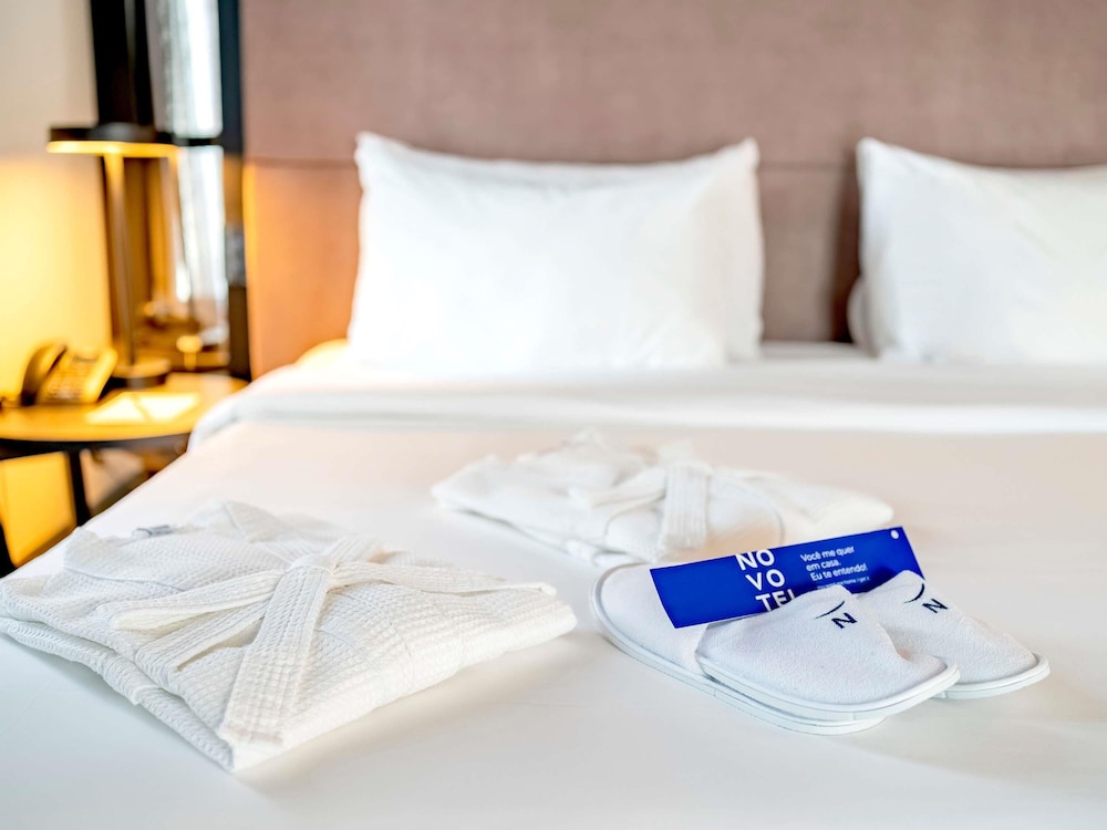 Suite superior con 1 cama doble del hotel Novotel Sp Jardins. Foto 2