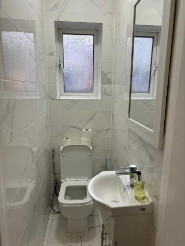 Habitación Triple con baño compartido del hotel Elstree Inn. Foto 3