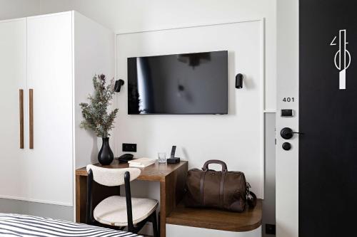 Family Room with Connection Rooms - Non - Smoking del hotel Best Western Premier The Blake Paris Gare Saint Lazare. Foto 2