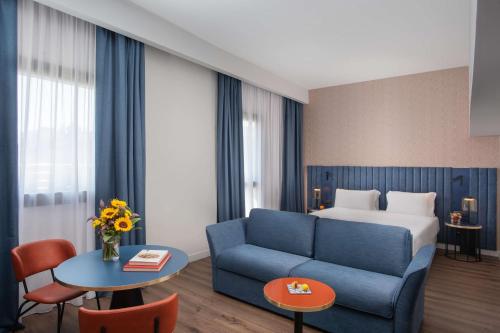 Suite Junior con terraza y cama supletoria del hotel Nh Catania Centro