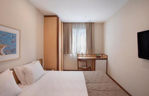 Habitación Doble Estándar - 1 cama doble del hotel Windsor Plaza Copacabana. Foto 2