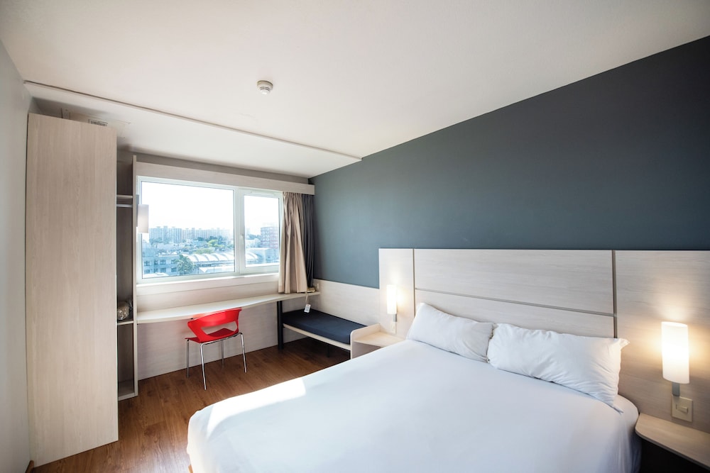 Habitación estándar, 1 cama doble del hotel Ibis Montevideo Rambla. Foto 3