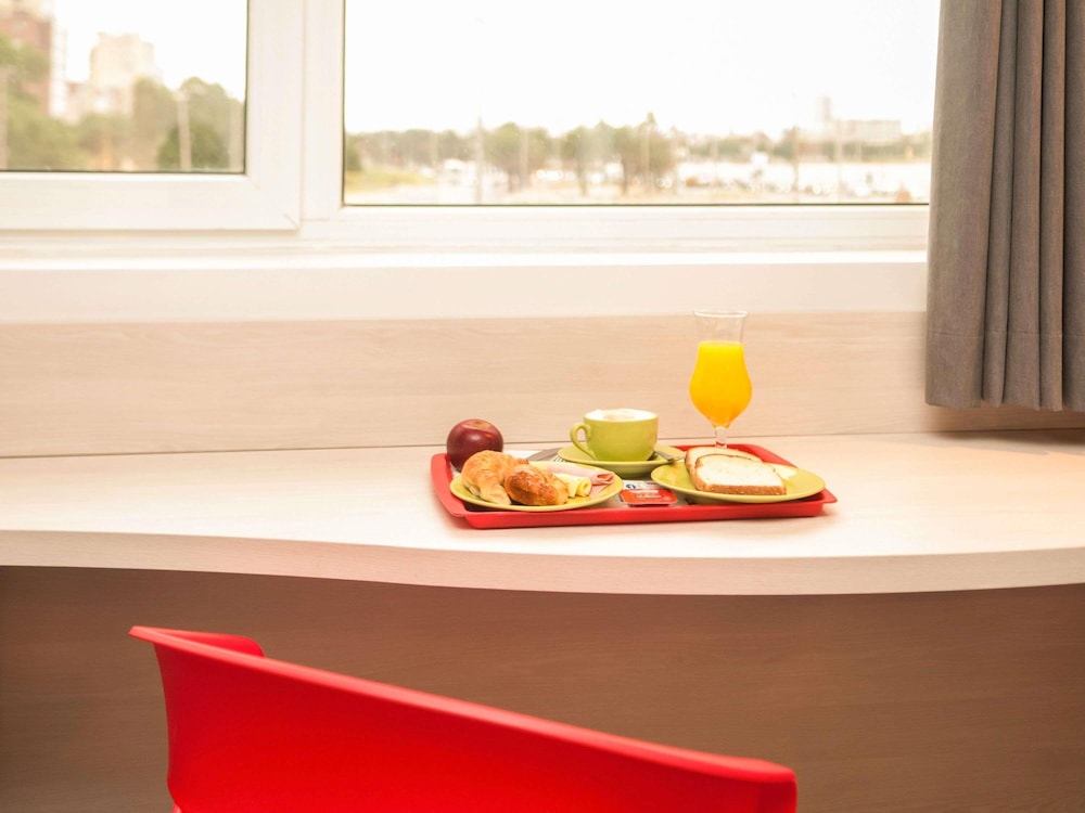 Habitación estándar, 1 cama doble del hotel Ibis Montevideo Rambla. Foto 5