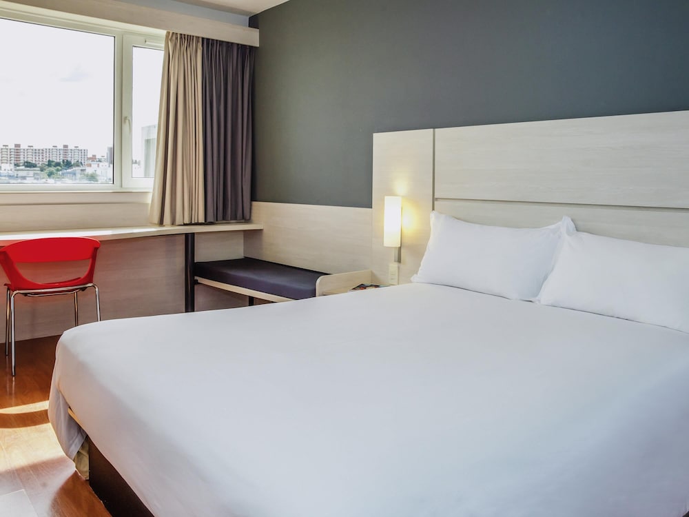 Habitación estándar, 1 cama doble del hotel Ibis Montevideo Rambla. Foto 9