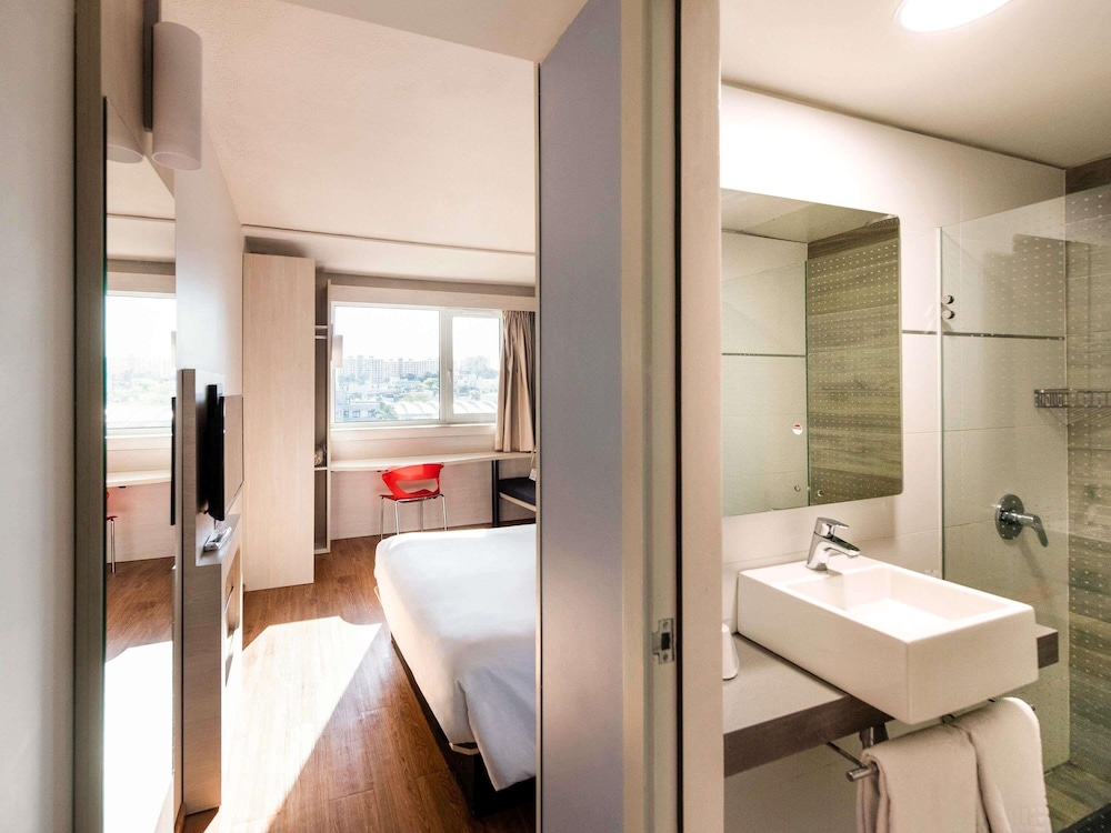 Habitación estándar, 1 cama doble del hotel Ibis Montevideo Rambla. Foto 13