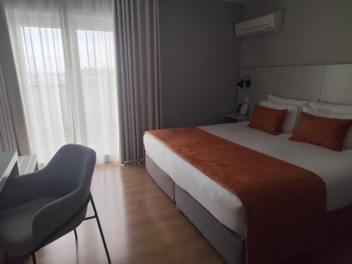 Habitación Doble Superior con balcón del hotel Cliphotel. Foto 11