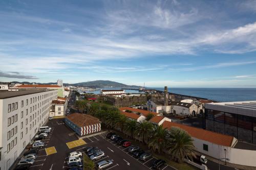 Habitación Doble con vistas al mar y la ciudad - 2 camas del hotel Ms Vila Nova. Foto 3
