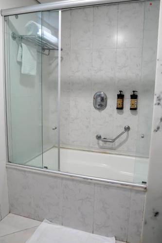 Habitación Familiar con sofá cama del hotel Nacional Inn Jaragua São Paulo. Foto 1