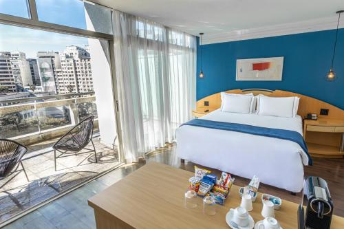 Suite con balcón del hotel Nacional Inn Jaragua São Paulo
