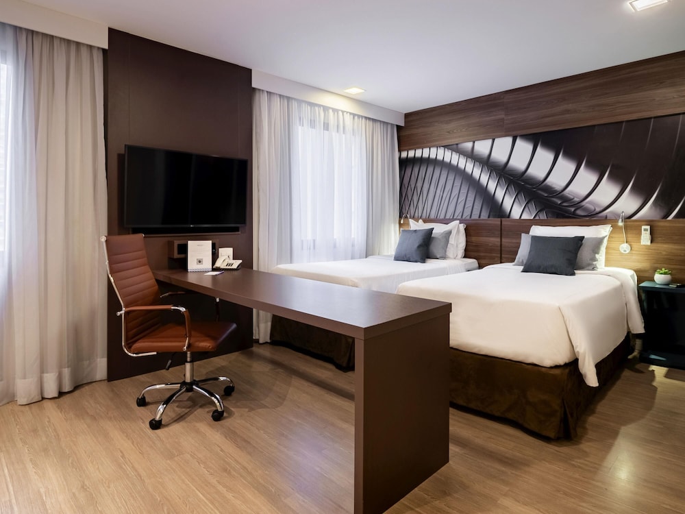Habitación Superior con 2 camas individuales en la torre 1 del hotel Mercure Sao Paulo Moema Times Square