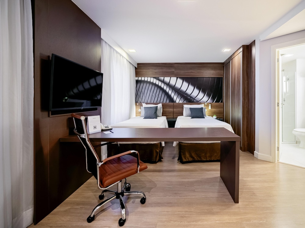Habitación Superior con 2 camas individuales en la torre 1 del hotel Mercure Sao Paulo Moema Times Square. Foto 5