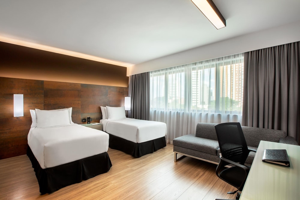 Deluxe Room Twin Vista ciudad del hotel Melia Ibirapuera. Foto 1
