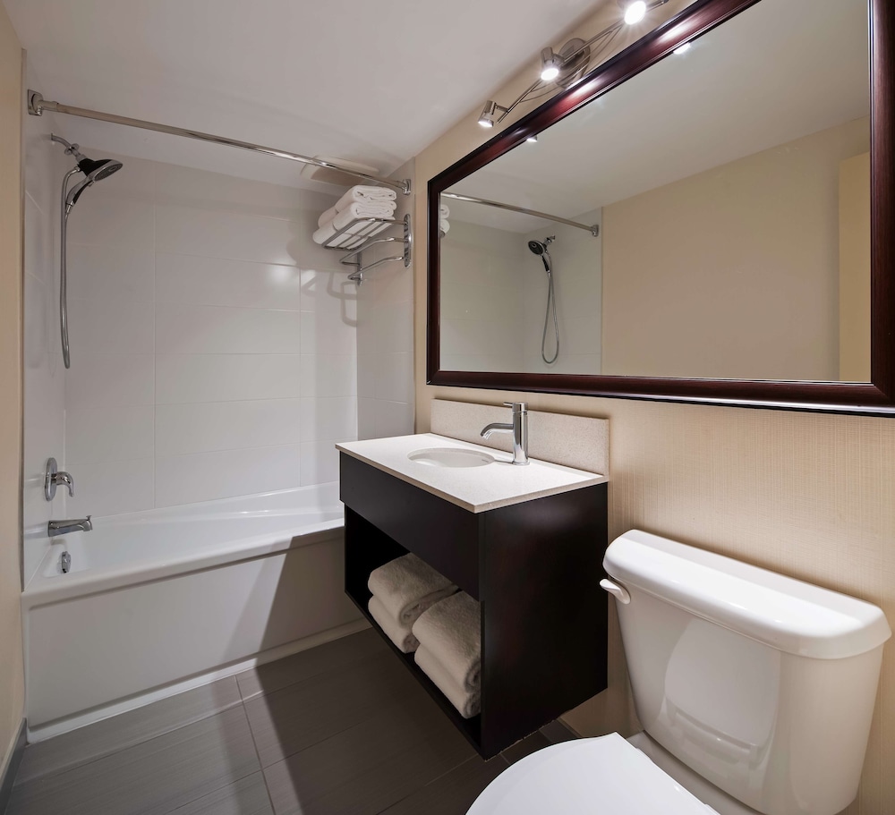 Suite, 2 camas de matrimonio, no fumadores (with Sofabed) del hotel Best Western Plus Montreal Downtown-hotel Europa. Foto 6