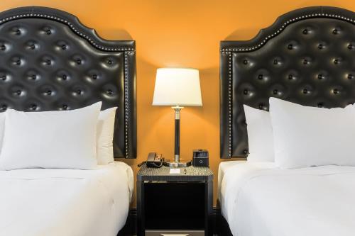 Habitación Doble Superior con 2 camas grandes del hotel Clarendon. Foto 4