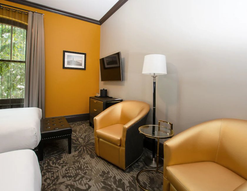 Habitación Estándar (2 camas dobles) del hotel Clarendon. Foto 1