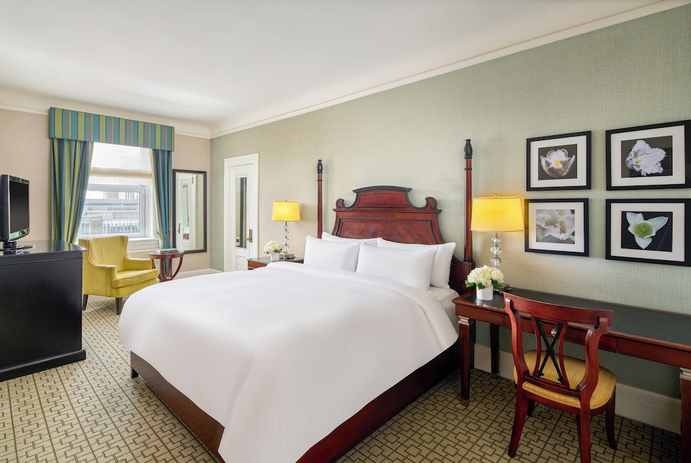 Fairmont, Habitación, 1 cama de matrimonio grande del hotel Fairmont Chateau Laurier. Foto 3