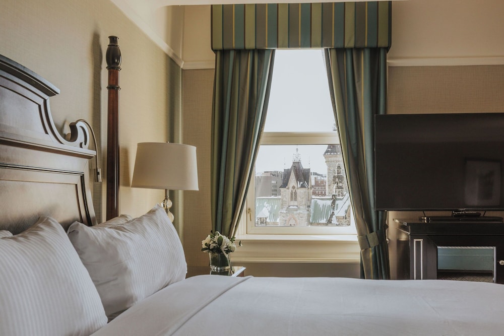 Fairmont, Habitación, 1 cama de matrimonio del hotel Fairmont Chateau Laurier. Foto 3