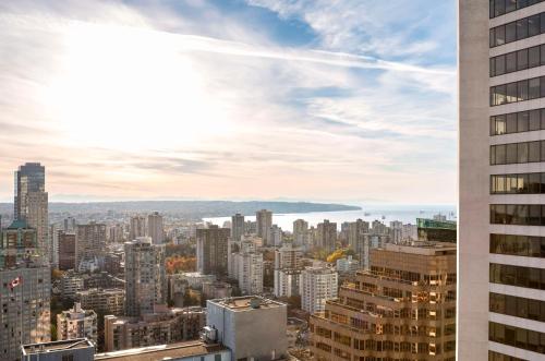 Habitación Doble con vistas a la ciudad - 2 camas dobles del hotel Hyatt Regency Vancouver. Foto 17