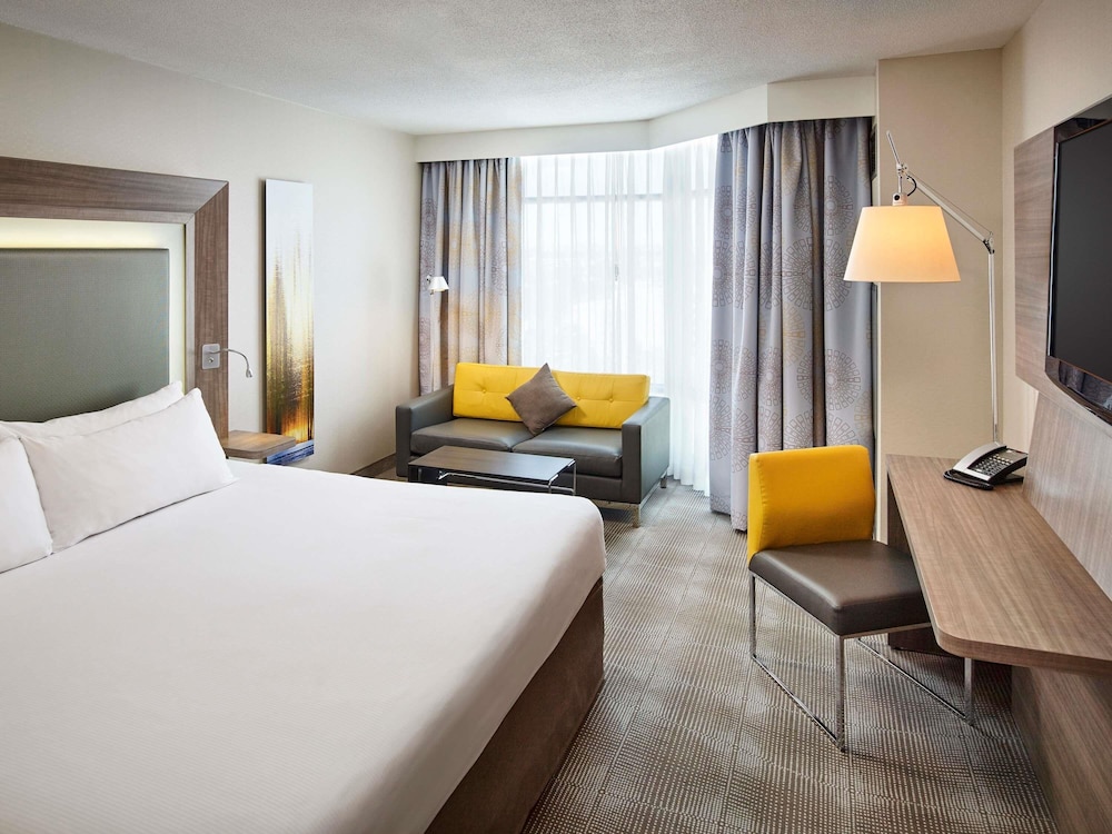 Habitación ejecutiva con 1 cama king size del hotel Novotel Toronto North York