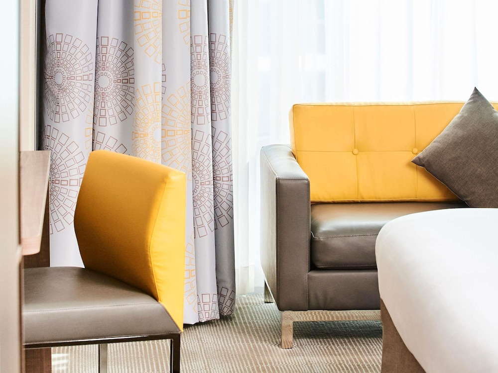 Habitación ejecutiva con 1 cama king size del hotel Novotel Toronto North York. Foto 11